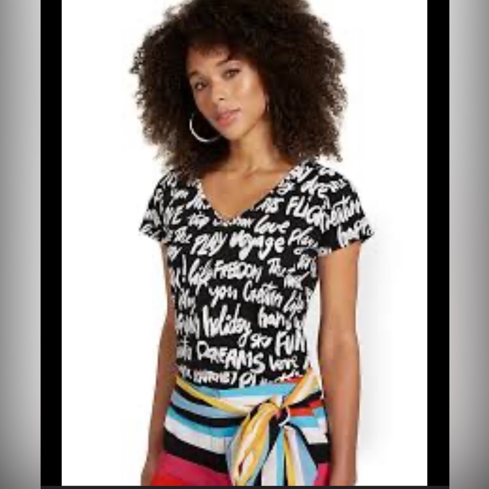 Word graffiti Tee/New York and Co